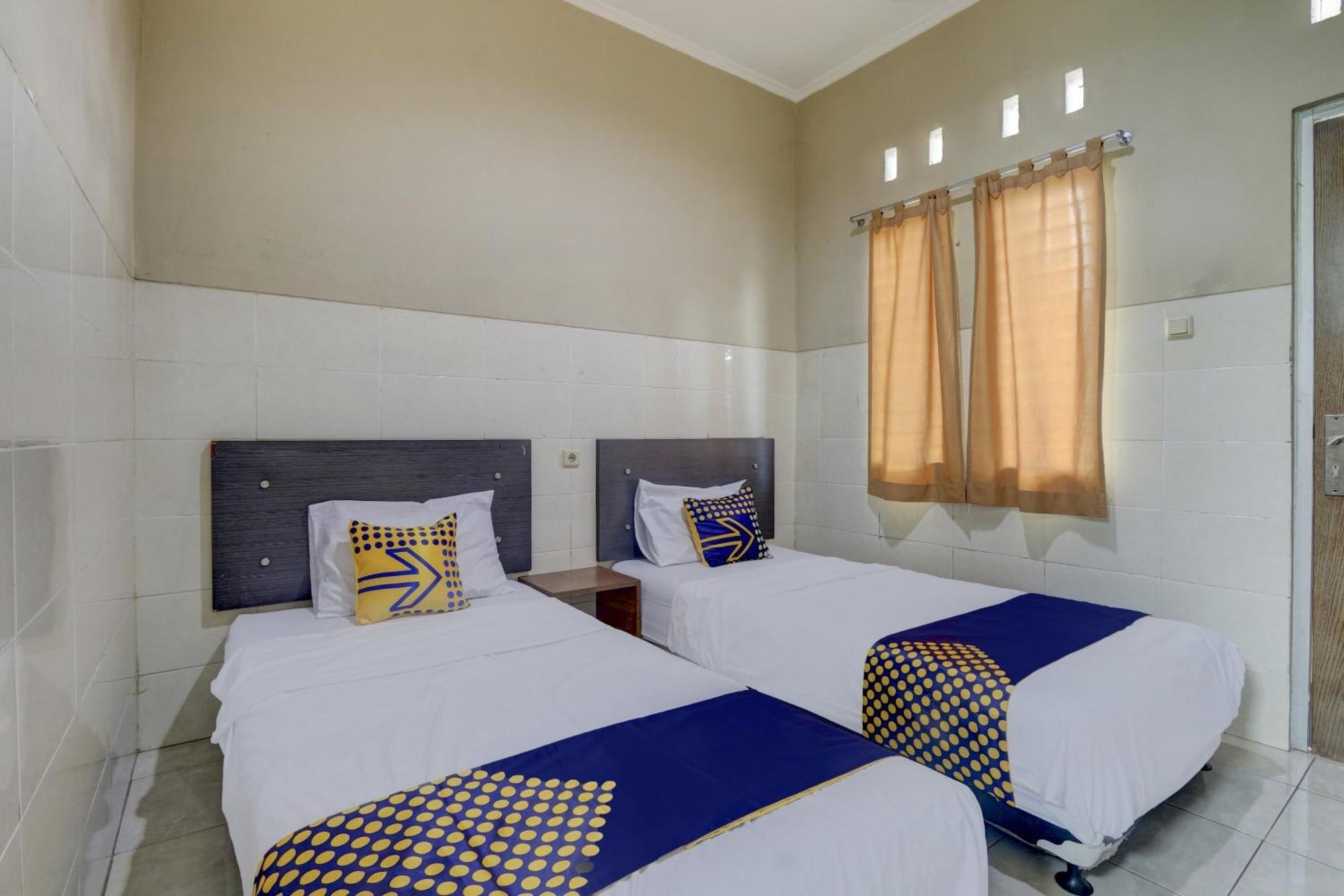 Oyo Life 90159 Puri Asoka Guest House 三宝垄 外观 照片