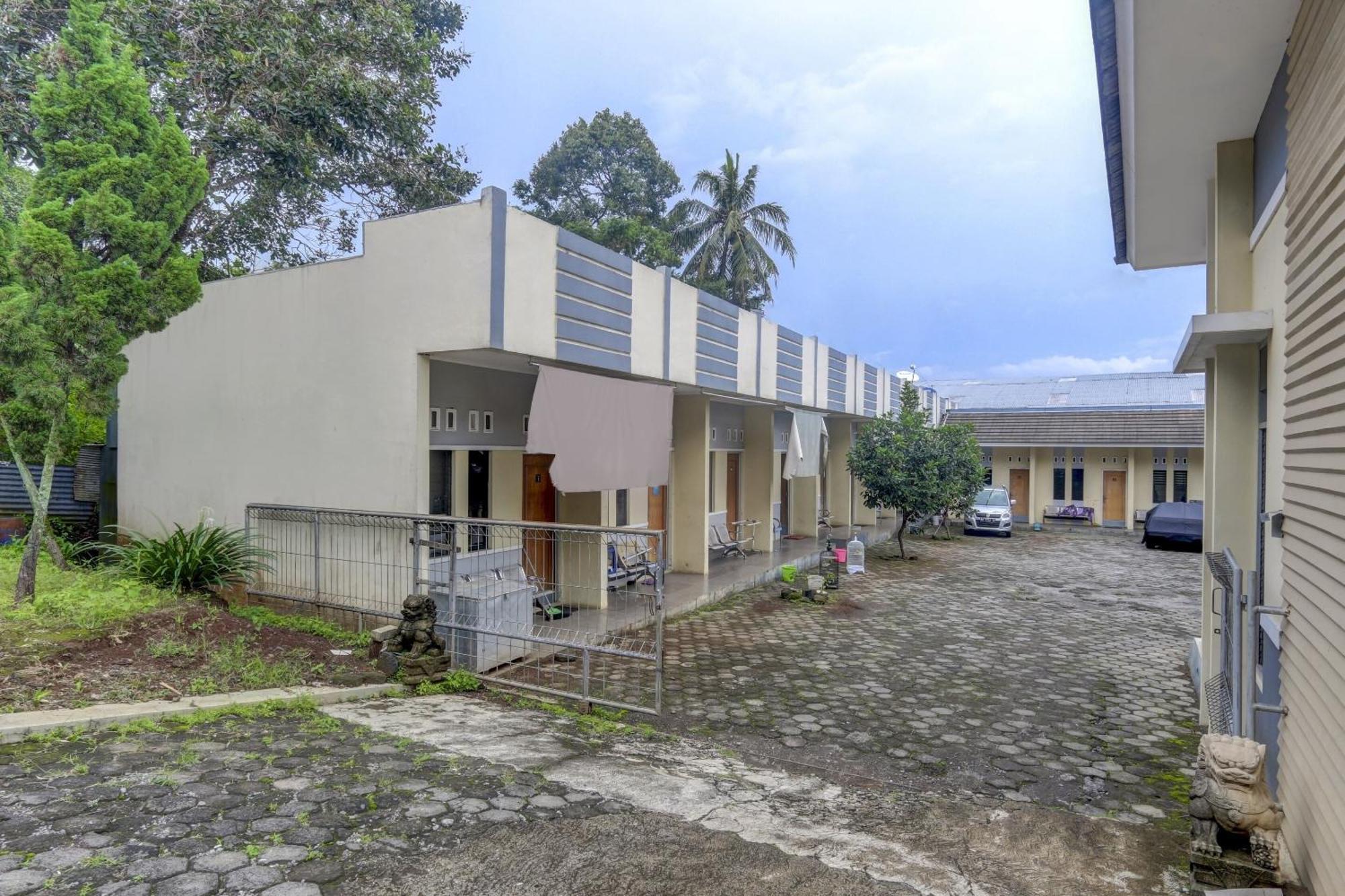 Oyo Life 90159 Puri Asoka Guest House 三宝垄 外观 照片